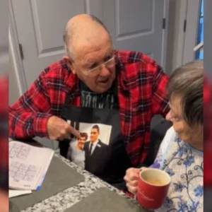 Wedding photo sparks the sweetest moment for Mum with Alzheimer’s and melts thousands of hearts