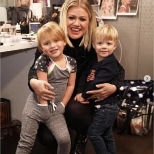 Kelly Clarkson Admits To ‘Not Being Above Spanking’ Her Children If They Disobey Her