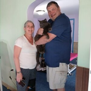 Family gets “miracle,” reunites with long-lost cat after five years apart!
