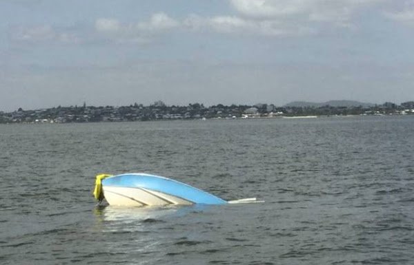 THE LOYAL DOG STAYED IN THE WATER FOR MORE THAN 11 HOURS TO FIND HIS OWNER AND RESCUED HIM