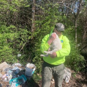 TRASH CREW FINDS TINY PUPPY ABANDONED IN GARBAGE BAG — ONE MAN SEES HIM AND KNOWS IT’S MEANT TO BE