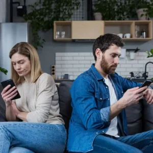 Relationship Expert Reveals Why ‘Micro-Cheating’ Is No Big Deal