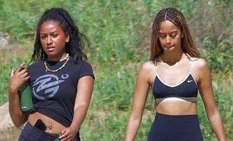 Drake Joins Malia and Sasha Obama for a Fun Night Out